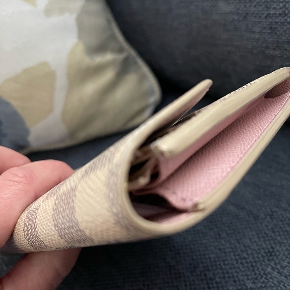 Louis Vuitton | Damier Azur Rose Pink Wallet - Picture 4 of 14